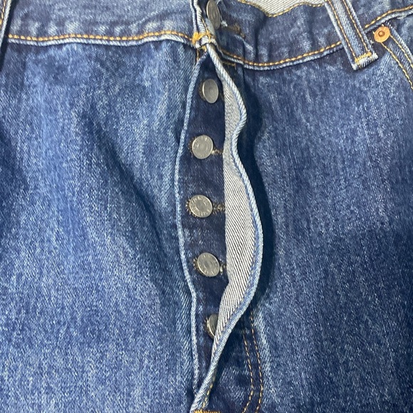Levi's Men's 501 button fly Jeans. 42x38 - Picture 3 of 6